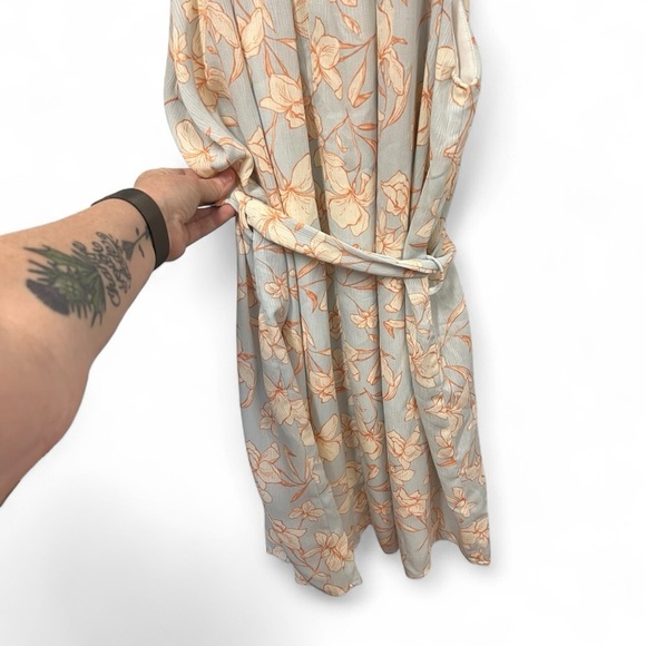 Gilli Pale Blue Floral Pattern Sleeveless Dress with Belt Accent Size Medium - Picture 4 of 12